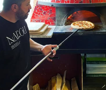 Våra pizzaspadar som förenklar pizzabaket